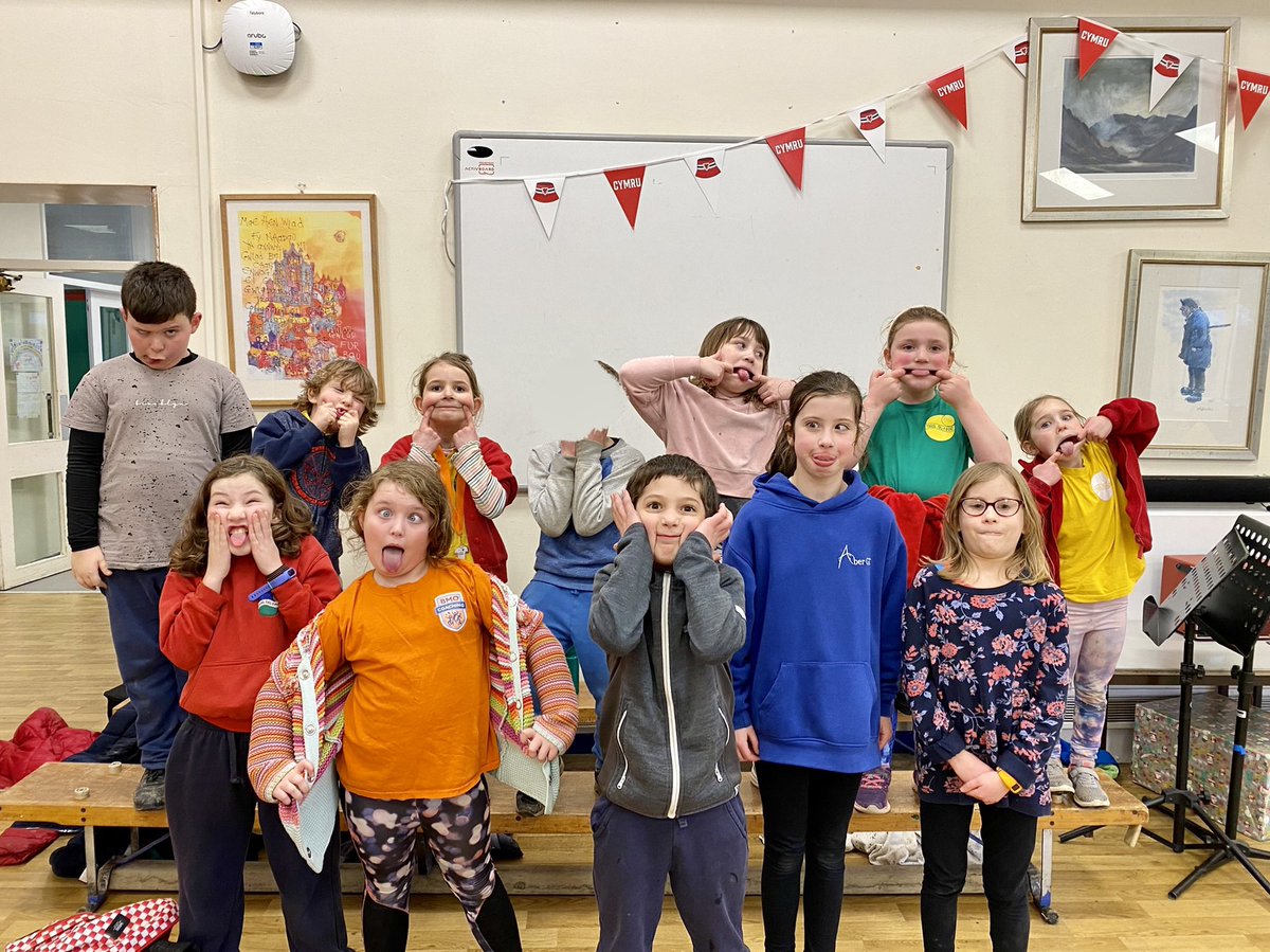 BmoCoaching's tweet image. Some snaps from our @YsgolTalybont clwb! Da iawn pawb! What a fantastic group! Dates locked in until the Summer holidays now. Can’t wait to see you after Easter! Pasg Hapus! 🐣 
#chwaraeon #joio #clwb #sport #schoolsport #partnerschool