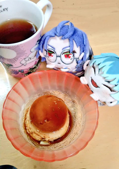 今度からこれを買ってくるんやでと諭されている 
