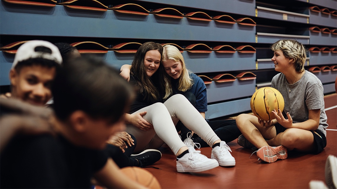 University of Toronto (@uoft) on Twitter photo .<a href="/UofTKPE/">U of T Kinesiology & Phys Ed</a> study explores the experiences of girls who play on mixed sports teams #UofT 🏀 uoft.me/93G .<a href="/UofTKPE/">U of T Kinesiology & Phys Ed</a> study explores the experiences of girls who play on mixed sports teams #UofT 🏀 uoft.me/93G