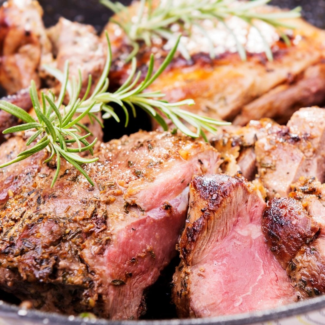 bbq_rescue's tweet photo. Easter is next weekend, are you entertaining? Here's a delicious BBQ lamb recipe that's perfect for Easter dinner:

Ingredients:

2-3 lb boneless lamb shoulder or leg
4 cloves garlic, minced
2 tablespoons chopped fresh rosemary
1 tablespoon chopped fresh thyme
1 tablespoon https://t.co/AOLOkWdKYU