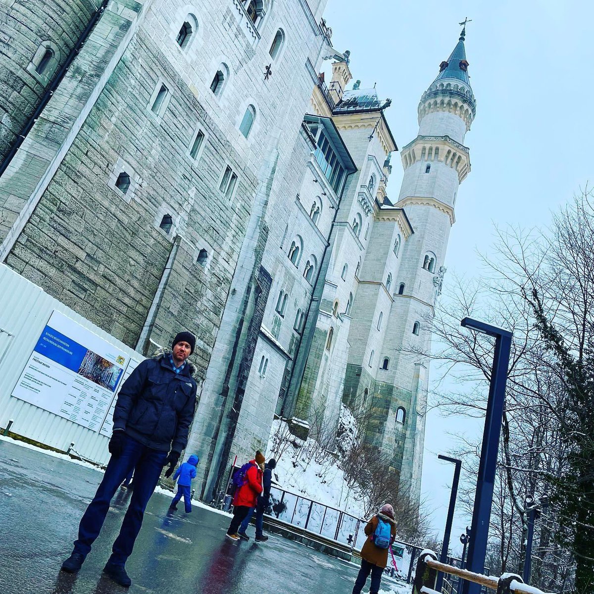 Valoramous tweet media