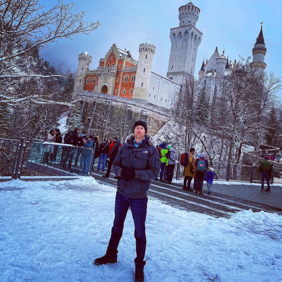 Valoramous tweet media