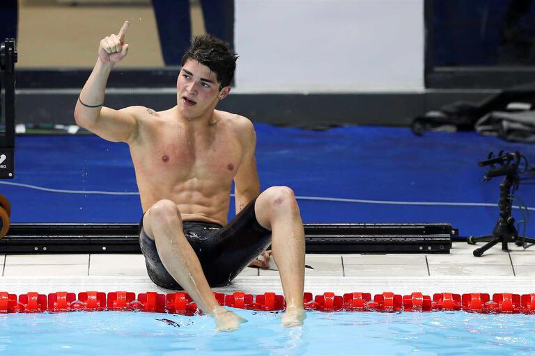 18-year-old Diogo Ribeiro of Portugal just went 21.87 in the 50 freestyle…

This dude is going to be a FORCE this summer and in Paris 🇵🇹 🥶