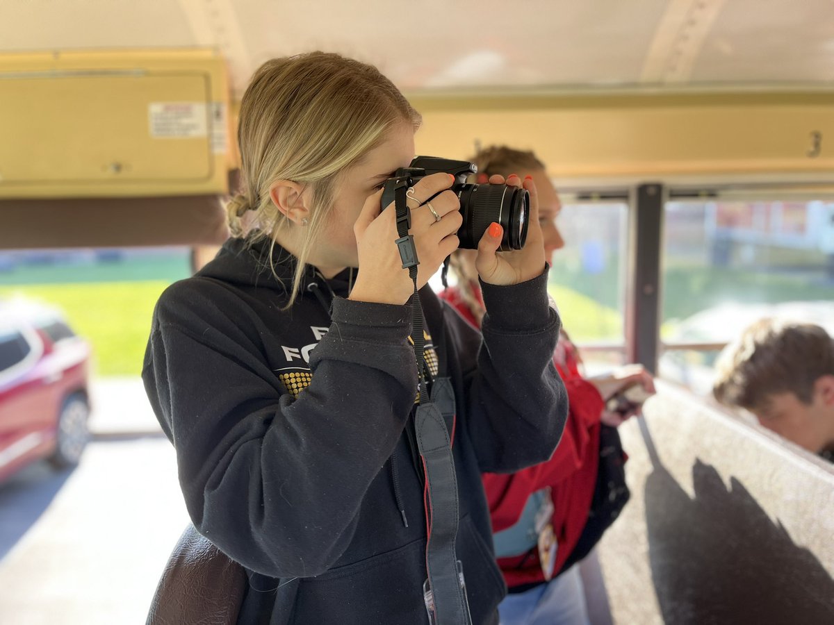 RossHighTimes's tweet photo. We’re off to the @Reds Opening Day Parade to watch @rossbandofclass do what they do best. Stay tuned for more coverage! https://t.co/u2Zp2PSmpz