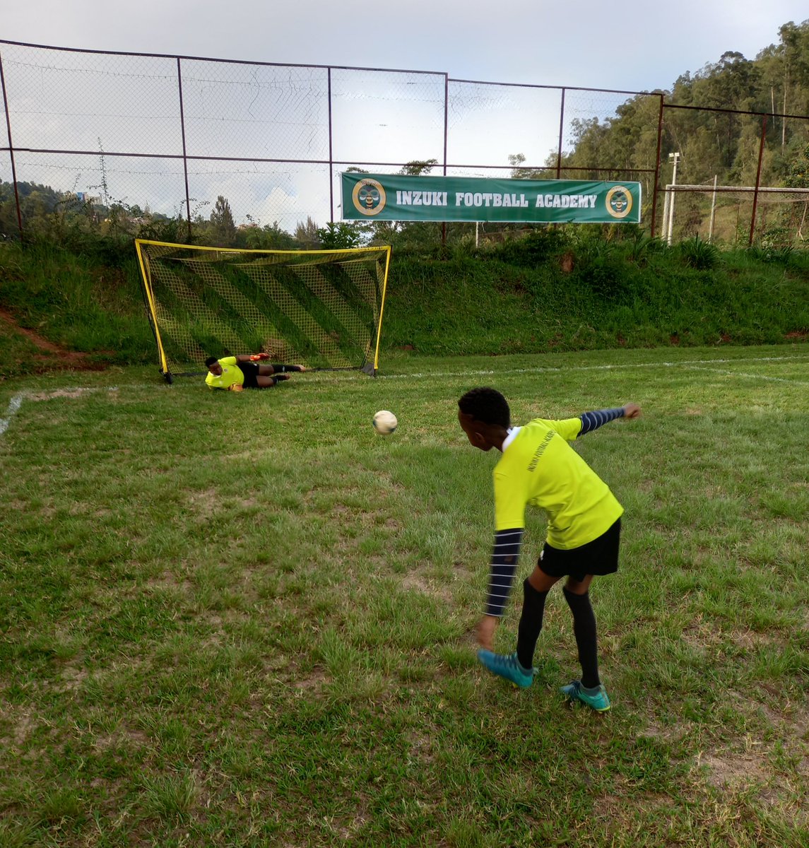 InzukiFootball1's tweet photo. What do you think, goal or not ? https://t.co/jBGxCpd2WM