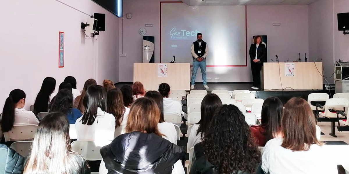 WeAreAltia's tweet photo. ¡Arrancamos una nueva edición de #GenTech 🙌 ! Este mes han tenido lugar las primeras charlas en IES Milladoiro y IES Plurilingüe Fontexería. ¡Seguimos trabajando para despertar el gen tecnológico en los jóvenes! #DigiTalent #AltiaIn_action #somosAltia https://t.co/OqalN0EE4k