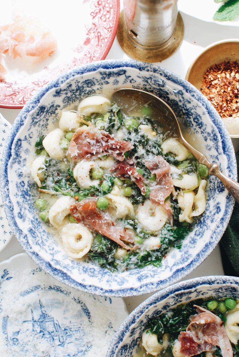Tortellini Soup with Peas, Arugula, Mint and Crisped Prosciutto! Well hello, spring. bevcooks.com/2023/03/spinac…