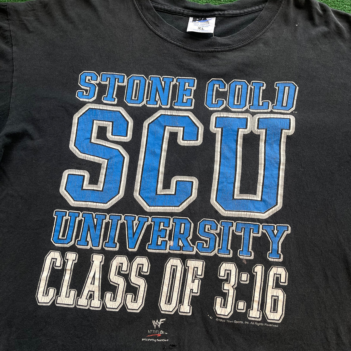 SadBoyKuzon's tweet photo. @90sWWE @steveaustinBSR @VinceMcMahon I want this T-Shirt!!! #SCU #StoneColdUniversity #ANDTHATSTHEBOTTOMLINE! https://t.co/mxkGUdStH1
