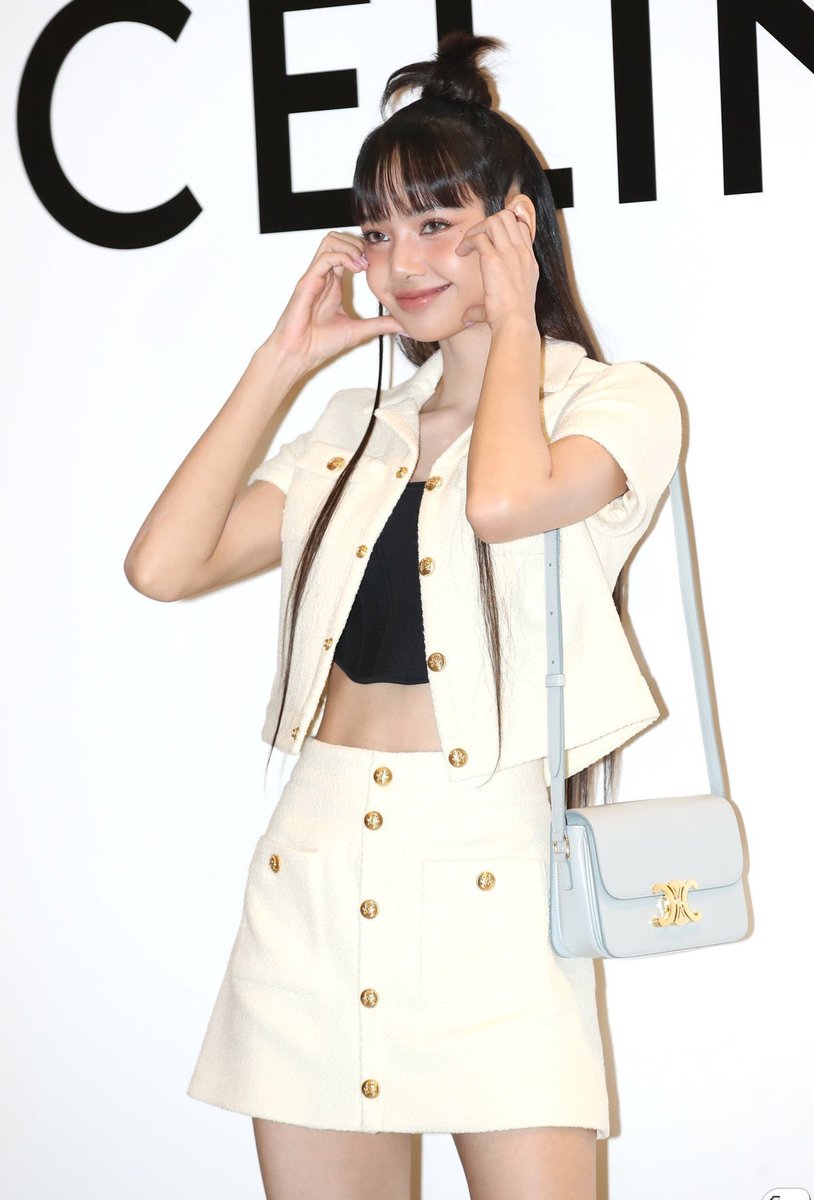 LISANATIONS_'s tweet photo. Shouldn’t we celebrate the surprise event with a #1 WW?😝🤘🏼 Drop the tags and tell us what did you like the best about lili’s look tonight! 
For us it was definitely the heels and hairstyle💛

LALISA CELINE GIRL
#LISAatCelinePopUp
#LISAXCELINE https://t.co/g3Fhaq3H02