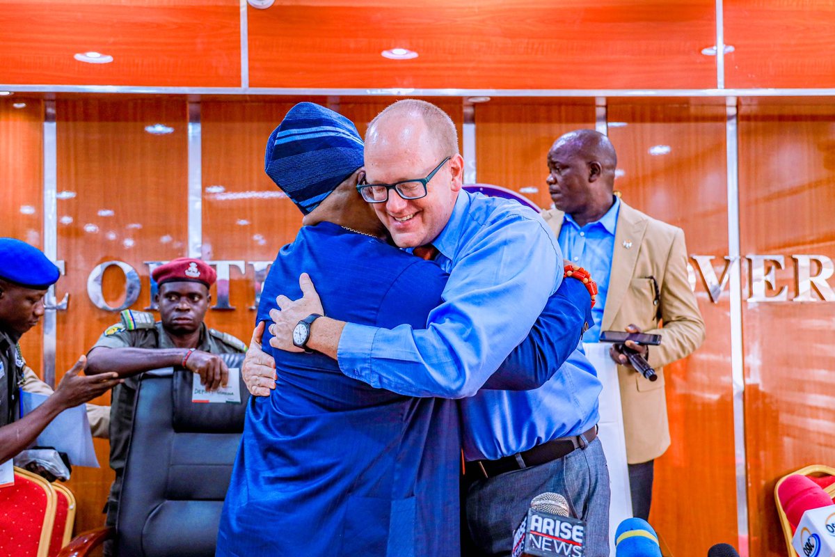 AAdeleke_01's tweet image. We received a delegation from the US Consulate General, led by Consul General Will Stevens, yesterday. We discussed various issues including health and education. I restated that our administration is open for partnerships and collaboration.