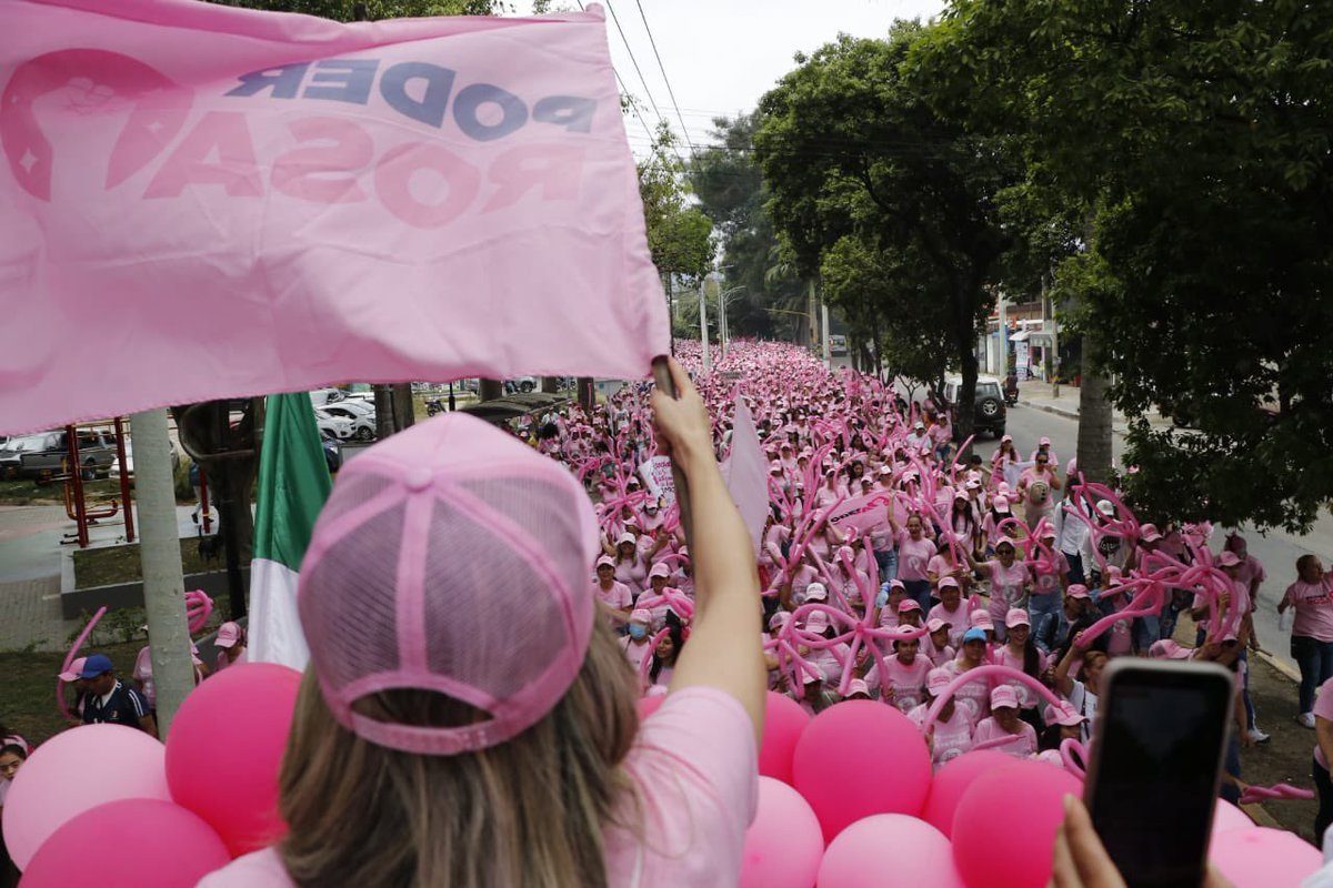 YamidRodriguezM's tweet photo. #Destacado | El liderazgo de la gestora social Magda Pallares y su #PoderRosa del mes de marzo. 

Una mujer con una gran vocación de servicio y trabajo en pro de las mujeres. En las imágenes; la muestra de la gran convocatoria de la caminata desarrollada en Ocaña. https://t.co/PM4VQ45uCb