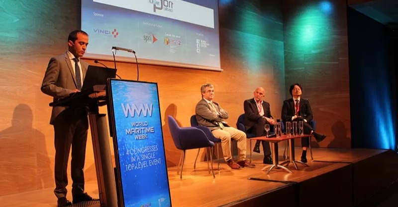 PasaiaPort's tweet photo. ¿Cómo van a ser los puertos del mañana?
David Candelario, director de #PasaiaPort, habló de las experiencias del proceso de implantación del OPS en el puerto dentro del programa #FuturePort del congreso #WorldMaritimeWeek.
+info en @diarioelcanal 👇