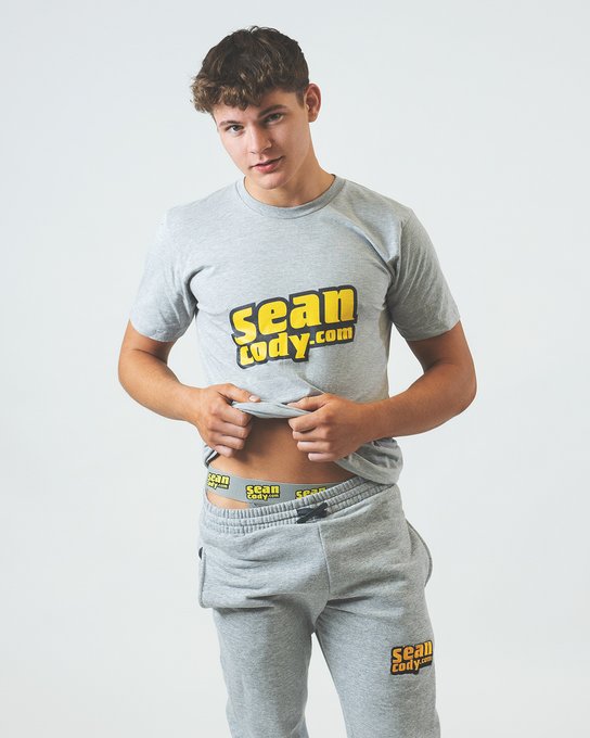 1 pic. Legendary gay brand + high quality comfy clothing = https://t.co/PBhlu9nRuT ?? @OliverMxxx https://t