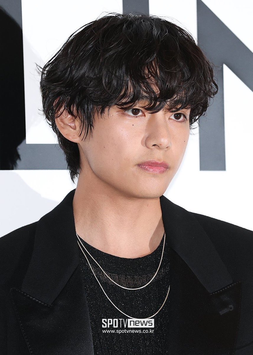 CELINE BOY TAEHYUNG is now at #24 on Worldwide trends with over 140K tweets

TAEHYUNG TAEHYUNG
#TAEHYUNGXCELINE