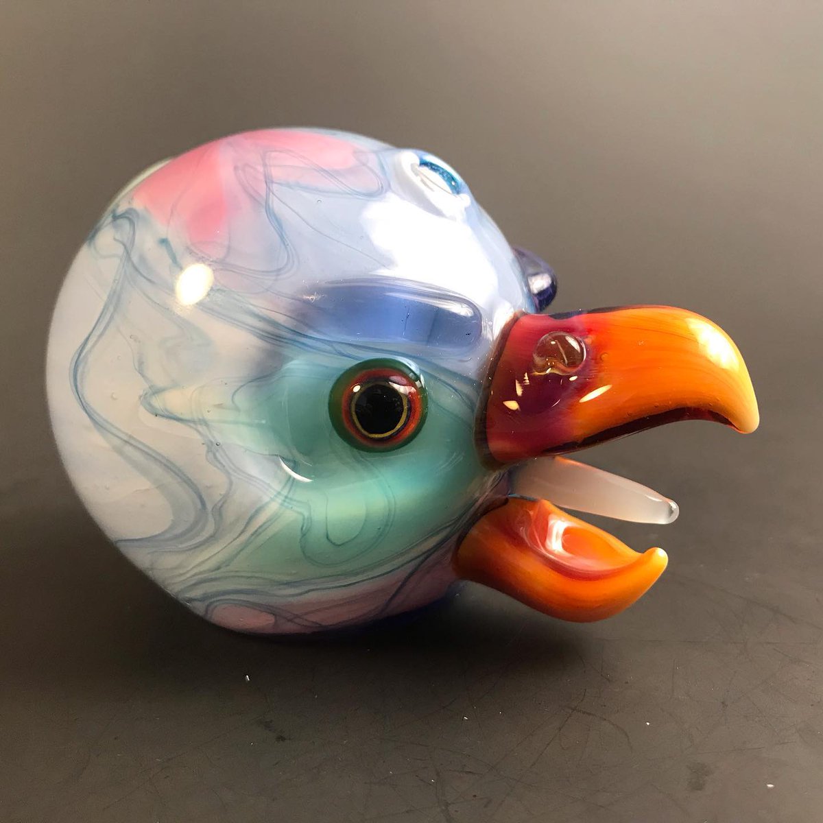 DigitalGlassArt's tweet photo. Happy Angry Bird!! That Scribble tech is just poppin!!
Made by burtoniglass #repost #artshare 

#glass #art #glassart #heady #headyglass #glassblowing #handblown #handmade #mmemberville #artistsontwitter #artistontwitter #handmadeart #boro #bird #angrybird #beak #head #birdhead https://t.co/9shiVoBlpO