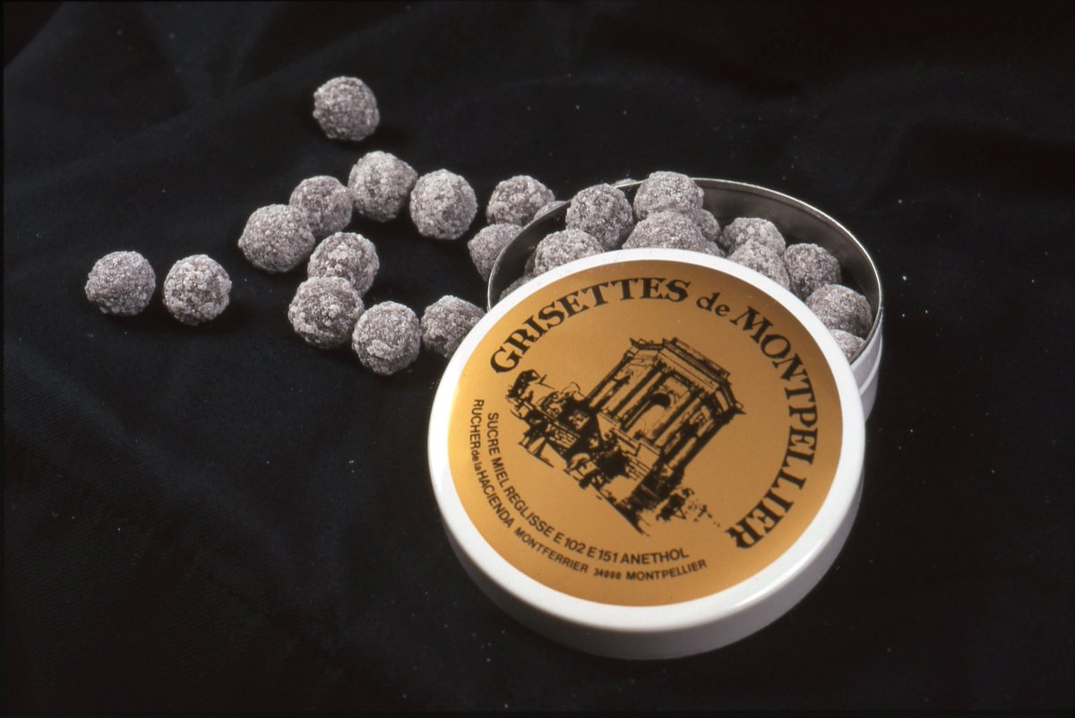ArchivesMtp34's tweet photo. #JournéeInternationaleDeLaGastronomie
👨🍳En 2010 un concours est lancé afin de créer la Clapassade sensé devenir le plat emblématique de @Montpellier_
🍬La recette est réalisée à base de #Grisettes bonbon montpelliérain à la réglisse faisant partie des plus vieux de France. https://t.co/cf36bd9jCT