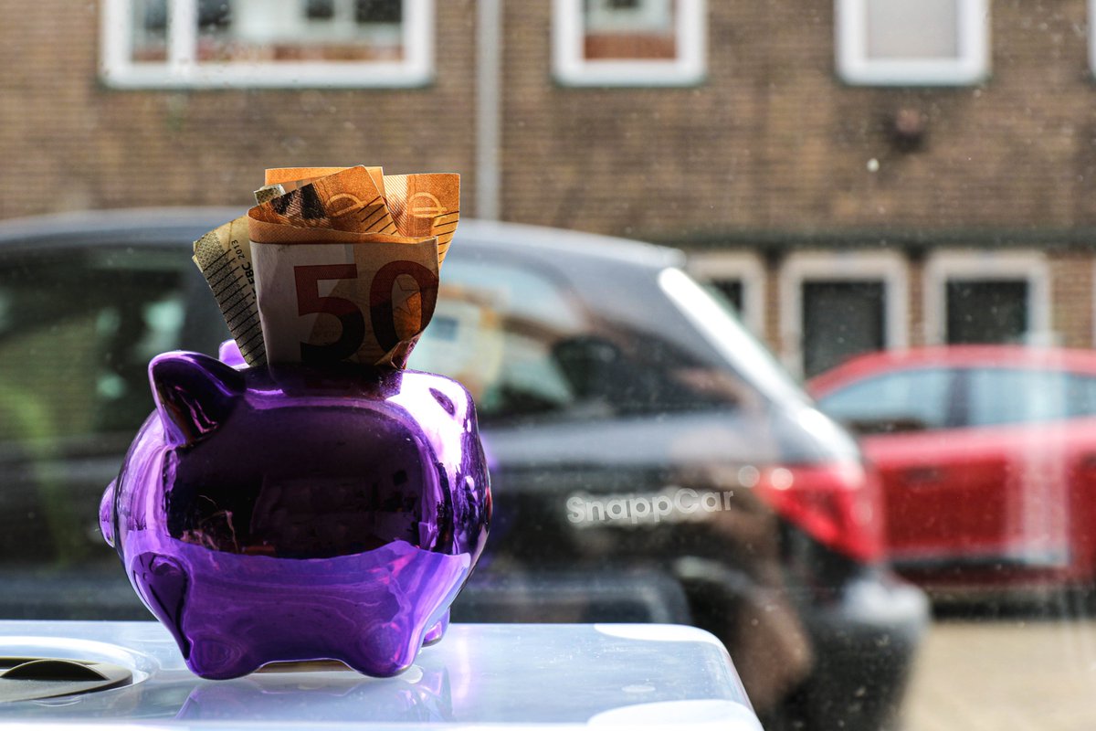 Deze week is het de Week van het Geld. Want geld moet rollen, maar waarom laten we dan onze auto wel stil staan? De gemiddelde maandlasten voor autobezit liggen tussen de €294 en €638. Met SnappCar verdien je (een deel van) die maandlasten terug door je auto te verhuren!