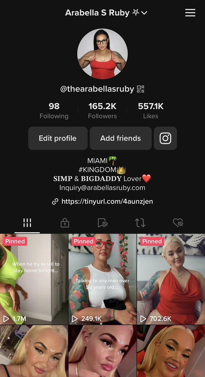 Thoroughbreduni's tweet photo. TikTok LIVE Friday At Noon EST ❤️👑 https://t.co/6Yo1AARV3h