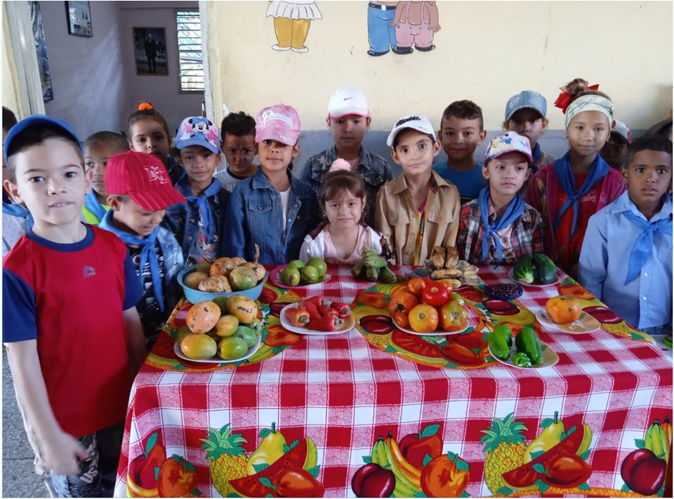 Pioneros exploradores realizan preferia "Guajirito Soy" donde rescatan las tradiciones campesinas de nuestro país. #Cuba #UnaMejorJuventud <a href="/CedenoPazo/">Lianet Pazo Cedeño</a> .<a href="/UJCdeCuba/">UJC de Cuba</a> .