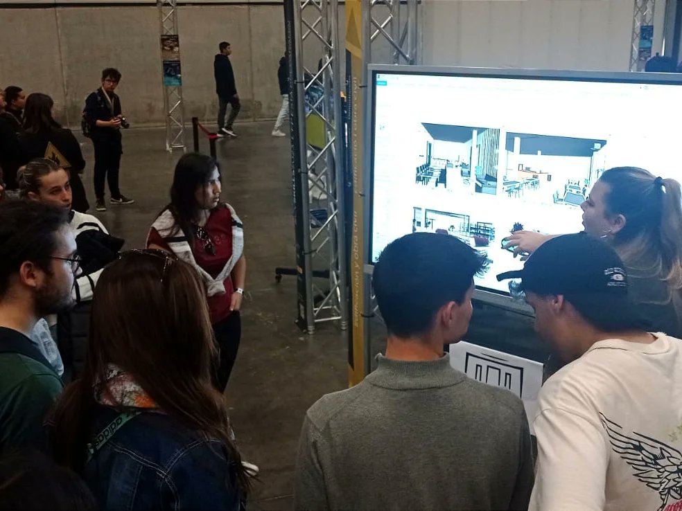 lluciamoreno21's tweet photo. Esta semana #edificacioaprenent ha estado presente en modo demostracion en #CVSkills2023
Nuestro alumnado del "CFGS de proyectos de edificación" ha estado mostrando el manejo de los programas que utilizan como Autocad, Revit y twinmotion para renderizar #ciutatdelaprent #FP https://t.co/0LuGbLXgD9