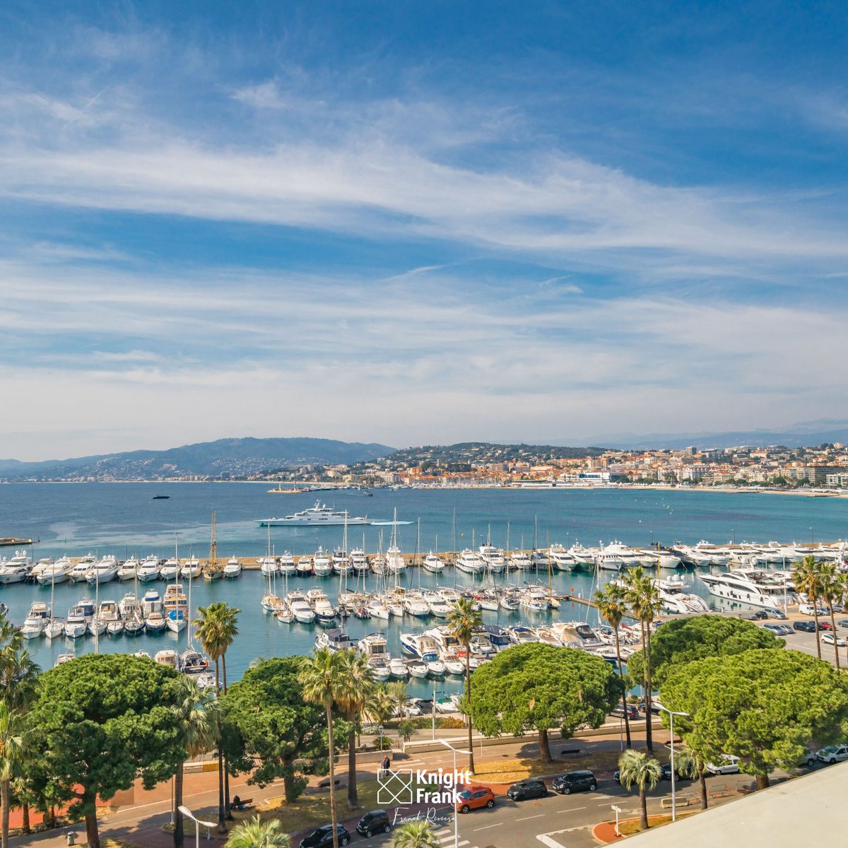 EstateNetFrance's tweet photo. This amazing duplex penthouse in Cannes is For Sale with @EstateNetFrance 

Apart from the city and sea view, an underground garage completes this property.

Ref. 8117

Get more details here:
https://t.co/PN7LjrdIAh

#KnightFrank #KnightFrankFrenchRiviera #KFhomes #Penthouse https://t.co/UasWMf71Fq