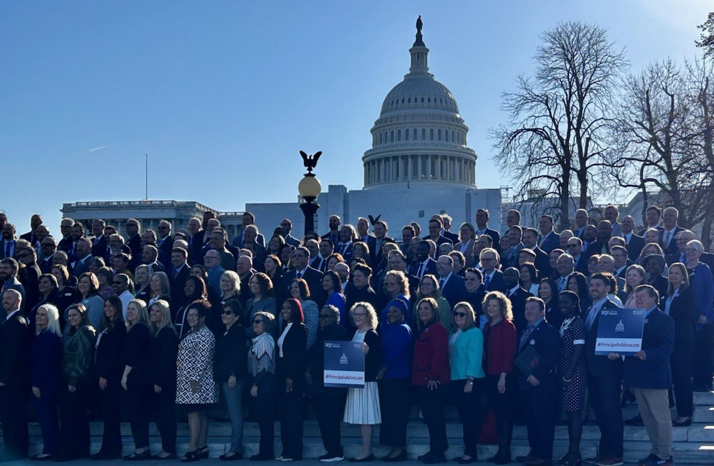 Being surrounded by passionate leaders driven to improve schools for students and educators advocating for change on Capitol Hill was the perfect way to conclude the #PrincipalsAdvocate conference! 🔥 #nassp #naesp #leadlap #sheleadsk12 #PrincipalsAdvocate #SAANYS