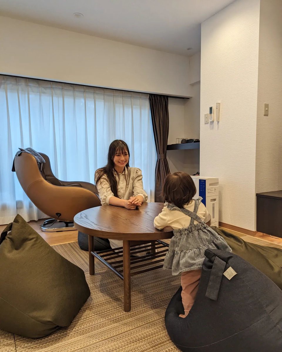 yoshimi__lynn's tweet photo. 🗾八ヶ岳/山梨　Yatsugatake/Yamanashi

八ヶ岳ホテル　風か
ジュニアスイート、ルームツアー♡
ラナちゃん、私が撮影している後ろでスクワットしているのうける。😅

一番のポイントは、
やはり大きなお… https://t.co/8djNmotb2t https://t.co/uoA4d6QDsf