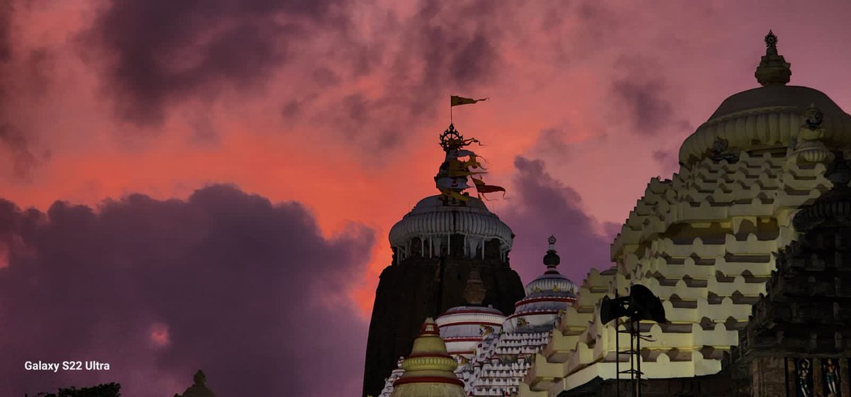 AMITABHTHAKUR21's tweet photo. #रामनवमी के अवसर पर #जगन्नाथ मंदिर का मनोरम दृश्य… सजावट। सभी को शुभेच्छा और बधाई। जय श्री राम 🙏 जय जगन्नाथ 🙏 @SJTA_Puri @JagannathaDhaam #RamaNavami https://t.co/aTzRafd7Fy