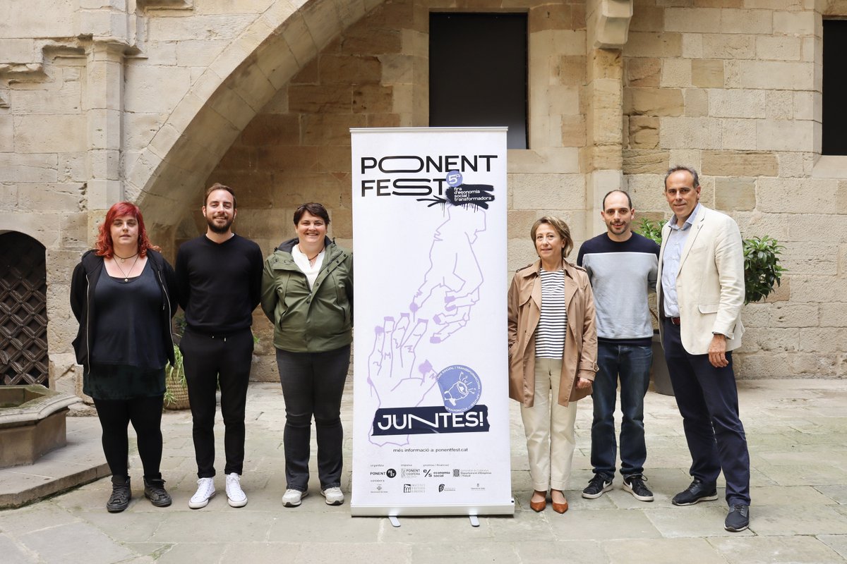 PonentCoopera's tweet photo. 🎉 La #PonentFEST2023 torna a Lleida en la seva 5a edició i comptarà amb més de 30 expositores a la Plaça de la Catedral!
Aquest matí hem presentat tota la programació i les novetats de la fira d'enguany amb @DiputacioLleida, @paerialleida, @Promo_Economica i @IEILleida! https://t.co/WoBBs8nM8y