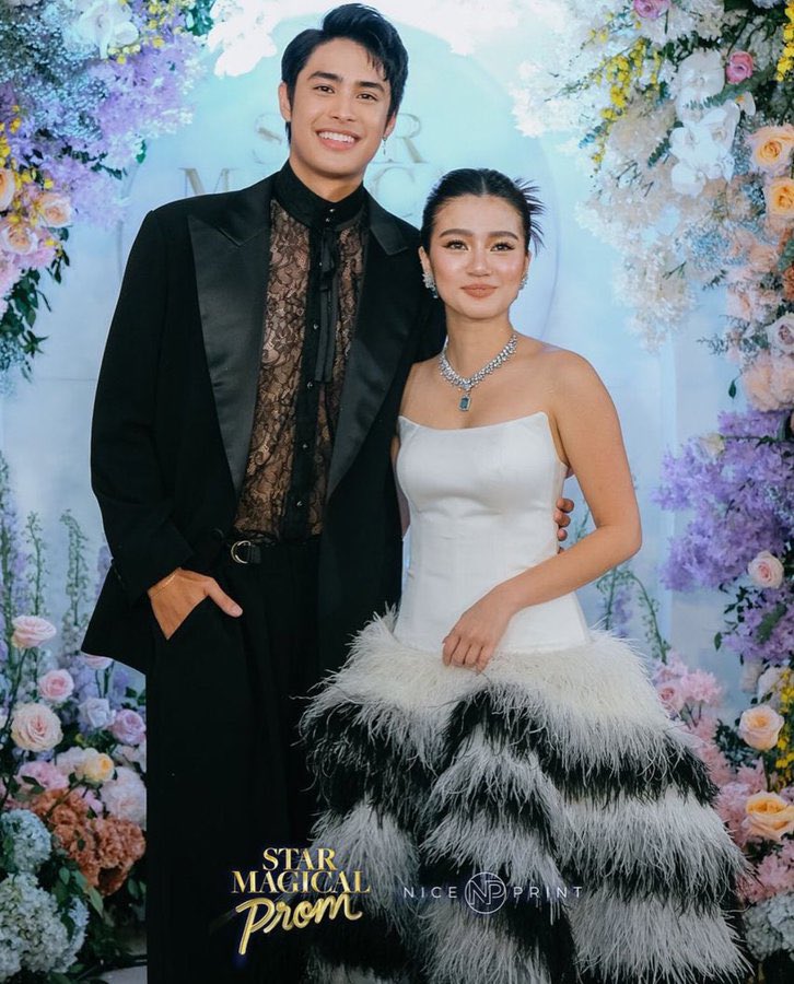 mobo_jane's tweet photo. For me this is the best pick among know why??? Simple, elegant yet convenient. Makakagalaw sya especially compare sa blueish and pink dress. https://t.co/ino478SAIB