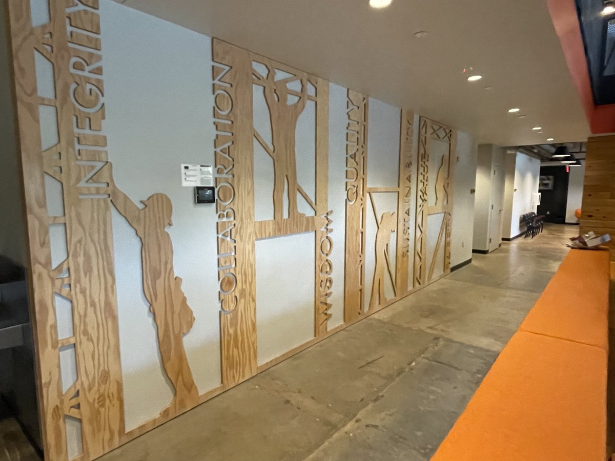 DocumentCrunch's tweet photo. We sure are grateful to our awesome friends at the @JEDunn ATL 🍑 office for hosting our leadership team at our quarterly planning session this past week. What an amazing office and #constructionindustry company. 🔨👷🏗 

#teambuilding #contech #leadership https://t.co/xAesaDp6zF