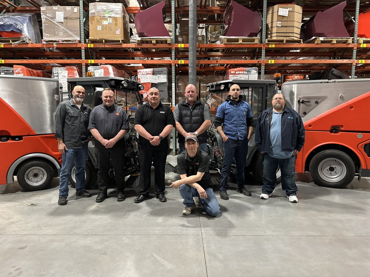 We would like to thank Keith Windle from Hako, UK. for coming to Minuteman International to provide his expertise with us and our friends from Carolina Industrial Equipment, and Wajax. It was a great experience to have everyone here for the service training !