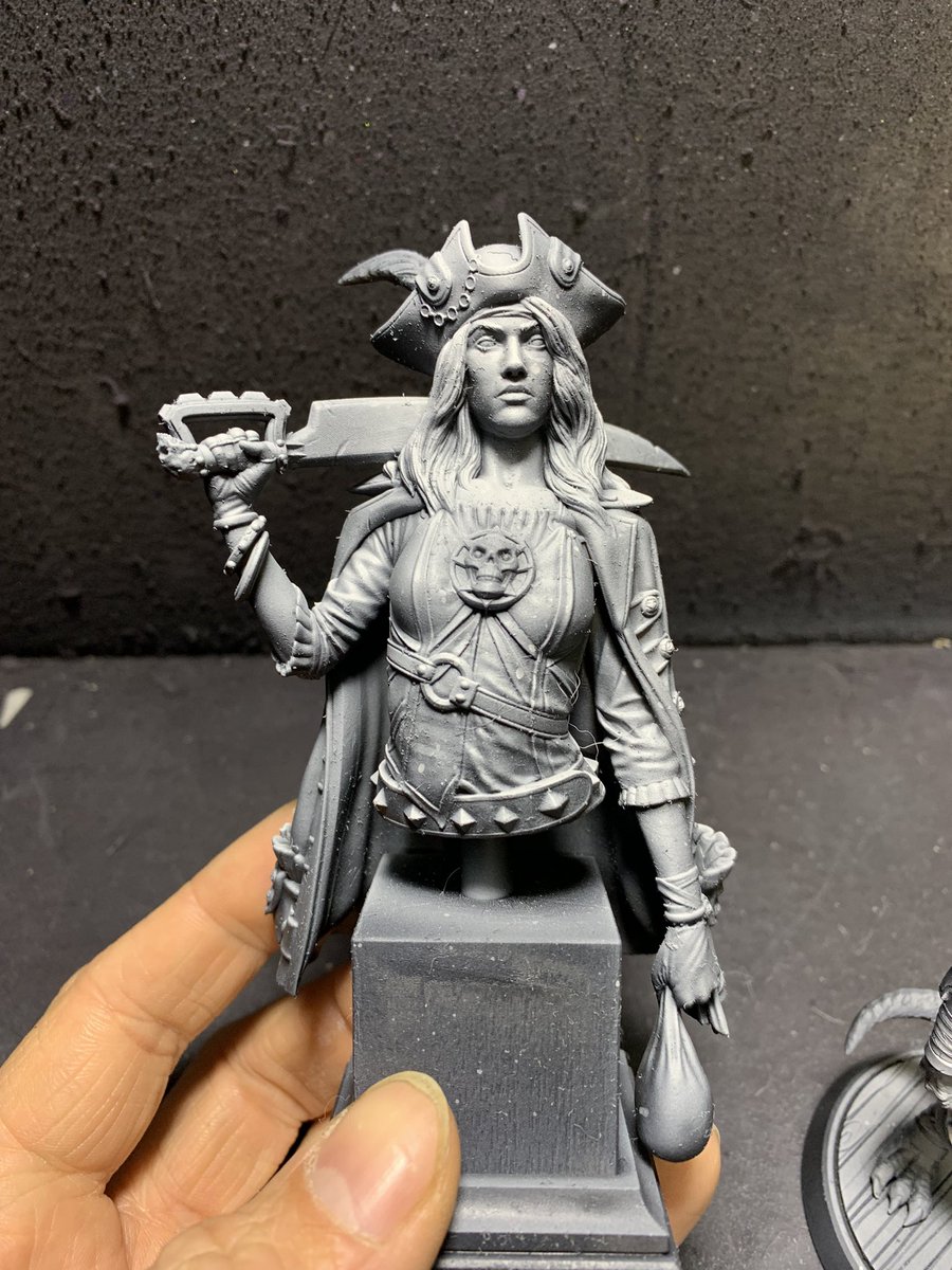 ThatTabletopGuy's tweet photo. #WIP of the @lootstudios Eleanor bust… value sketch is done!  Next step is going to be working on the eyes and skin, using an expanded Zorn palette of just Titanium White, Ivory Black, Cadmium Red Medium, Yellow Ochre, &amp; adding Ultramarine Blue.  Maybe paint in a video/stream?🤔 https://t.co/zw9BgfM33d