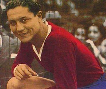 ta_gayoso's tweet photo. Un día como hoy nacía la leyenda del fútbol paraguayo y mundial, uno de los mejores de su tiempo, goleador máximo del fútbol argentino.
Que grande el Saltarín Rojo #ArsenioErico 🇵🇾 https://t.co/F4PwksIuXn