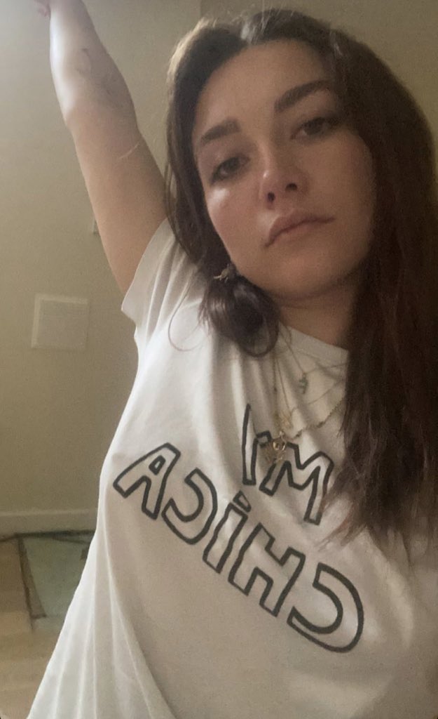 florence pugh daily tweet media