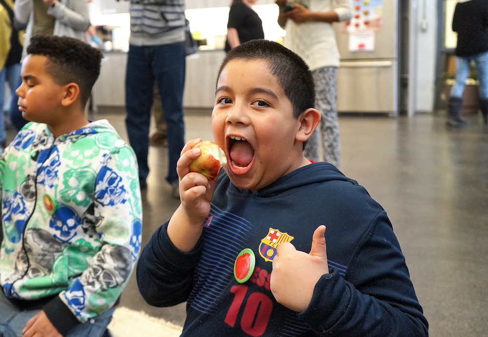 More photos of the great work that <a href="/FoodShareTO/">FoodShare</a> 's social enterprise is doing for the community.  Visit shop.foodshare.net for more information. #ese #TEF #socialenterprise <a href="/UWGreaterTO/">United Way Greater Toronto</a>