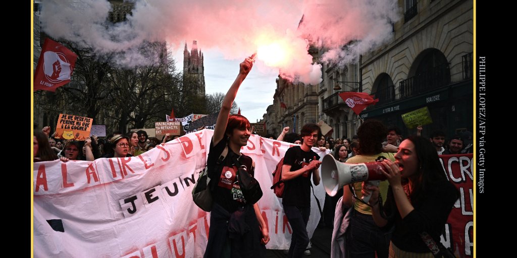 Thread: Millions of demonstrators have taken to the streets across France to protest French President Emmanuel Macron’s unpopular pension reforms, which would raise the country's retirement age by two years.

This may be Macron’s most daunting challenge yet. 🧵