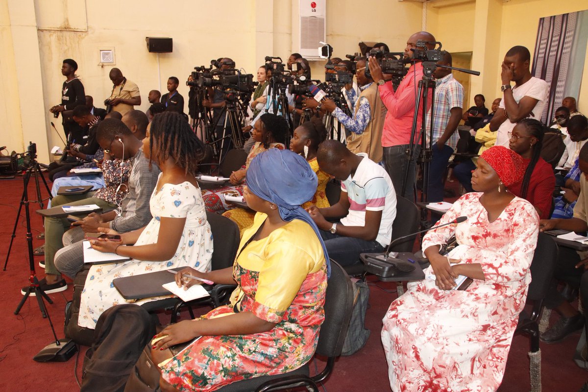 sigbf's tweet image. Projet de loi portant promotion immobilière
« Le promoteur immobilier est obligé de réaliser un minimum d’investissement, accepté par l’Administration, avant de pouvoir obtenir une cession définitive des terrains.»
Mikaïlou SIDIBE, ministre chargé de l’habitat
#SIG
#Burkina
#Faso