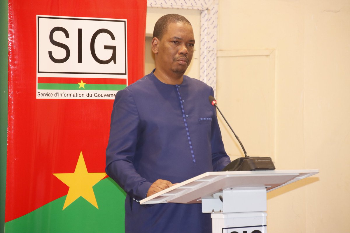 sigbf's tweet image. Projet de loi portant promotion immobilière
« Le promoteur immobilier est obligé de réaliser un minimum d’investissement, accepté par l’Administration, avant de pouvoir obtenir une cession définitive des terrains.»
Mikaïlou SIDIBE, ministre chargé de l’habitat
#SIG
#Burkina
#Faso