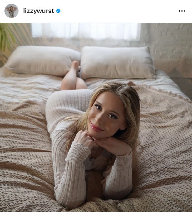 Watch LizzyWurst's leaked NSFW photo on TwXstars