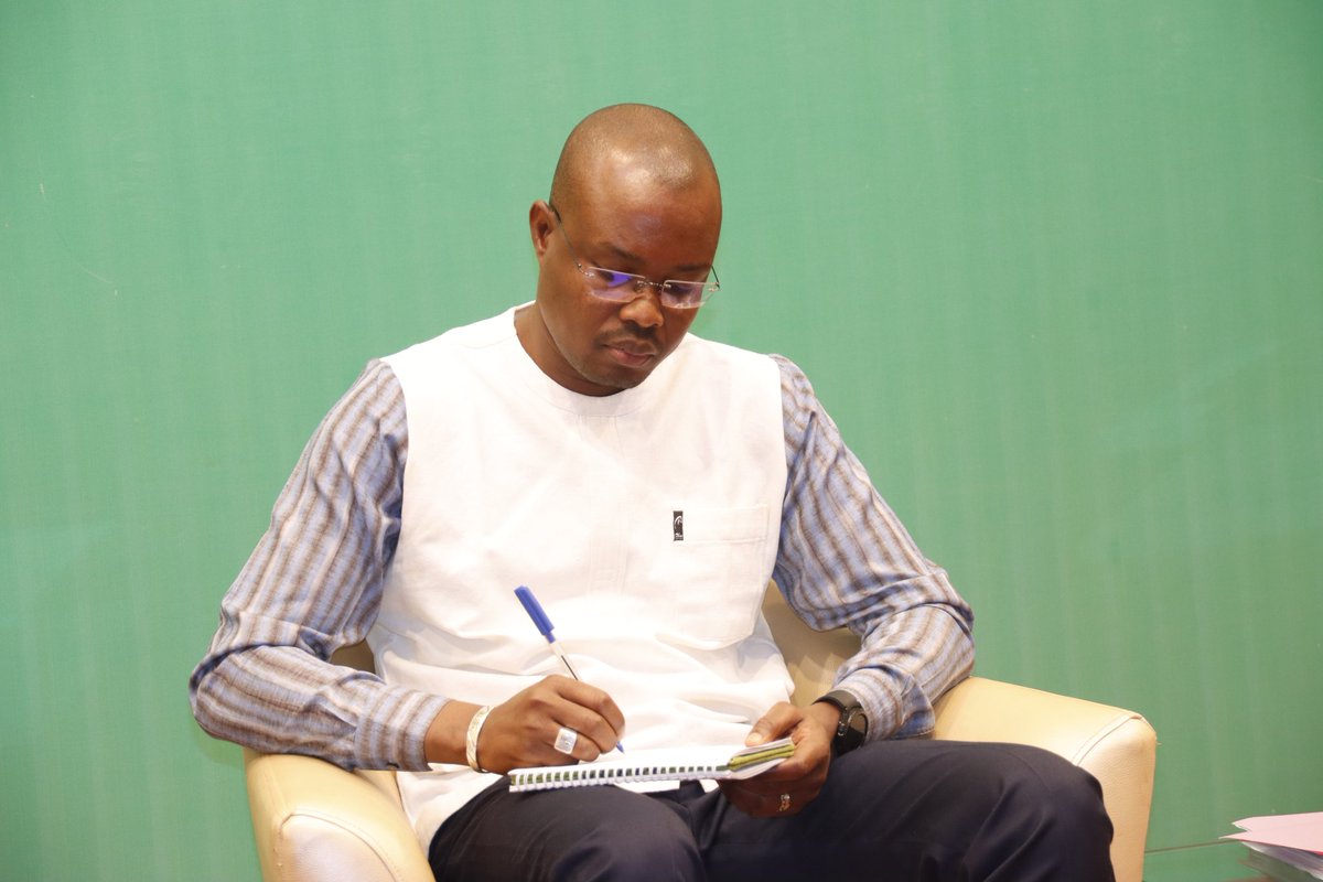 sigbf's tweet image. Projet de loi portant promotion immobilière
« Le promoteur immobilier est obligé de réaliser un minimum d’investissement, accepté par l’Administration, avant de pouvoir obtenir une cession définitive des terrains.»
Mikaïlou SIDIBE, ministre chargé de l’habitat
#SIG
#Burkina
#Faso