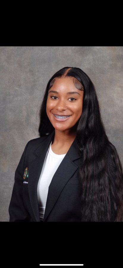 XULASGA's tweet photo. Hey! I’m Erin Robinson & I currently serve as a DOF account manager. I’m a 2nd yr Accounting & Finance major from Lafayette. Click the link in our bio to take the spending habits quiz & enter a chance to win a raffle at the end of the week! #XULA #ForwardAdmin https://t.co/KgSOph93bX