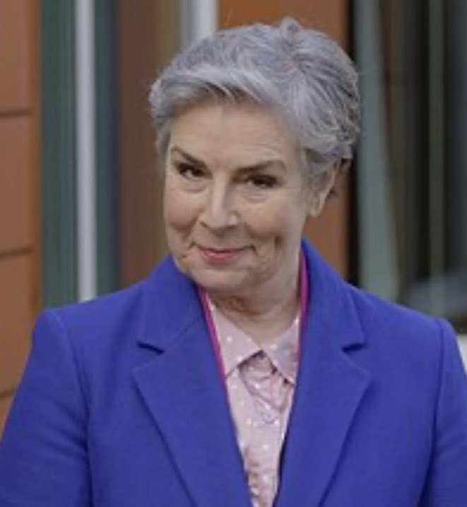 loulou_wilson's tweet photo. Goodbye #KarenHollins the titan of @BBCDoctors it won’t be the same without #GobbyHollins wishing #JanPearson all the best for the future ❤️ #BBCDoctors https://t.co/ofQraEIUJj
