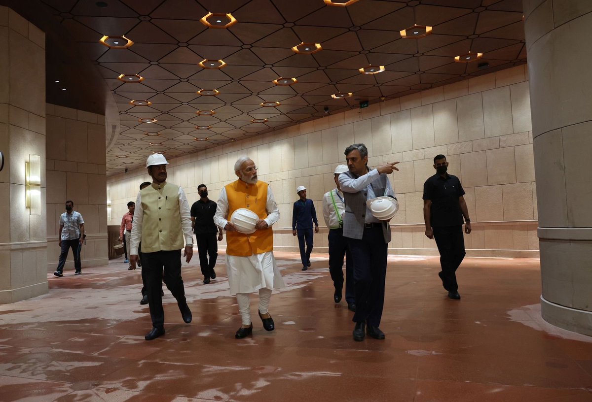 mepratap's tweet photo. PM @narendramodi ji went for a surprise visit of the new parliament building. https://t.co/K47afO5bza