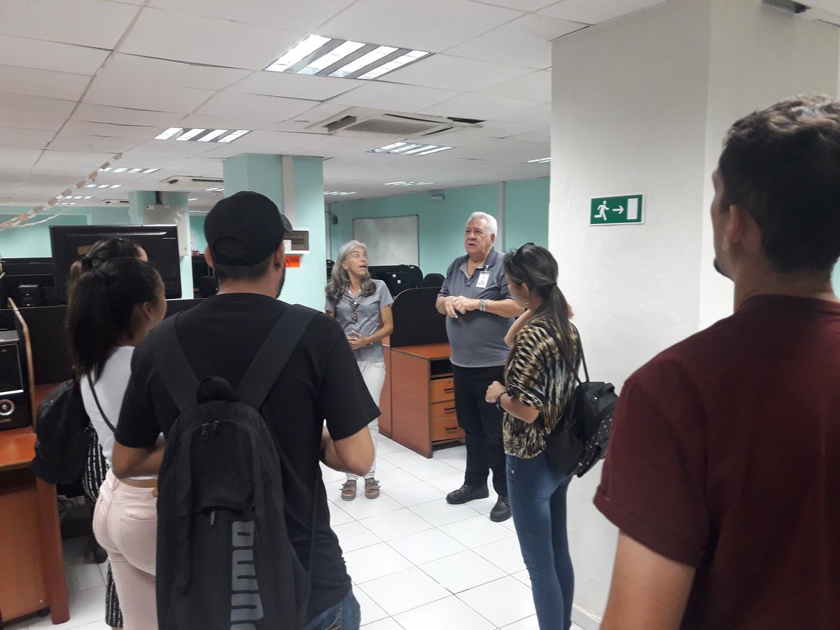 jlperez29622240's tweet photo. Recorrido por áreas de implementación de @DesoftHab fue parte de la visita de los #ReciénGraduados del @GEIC_DICE. Fueron acompañados de directivos y especialistas de @desoft_empresa. @MTSS_CUBA. https://t.co/kDxw0jRtFE