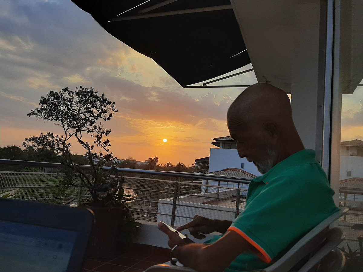 Sofia_sfd's tweet photo. El amanecer junto a la persona que más amo en el mundo <3 https://t.co/vtIEEVMaGS