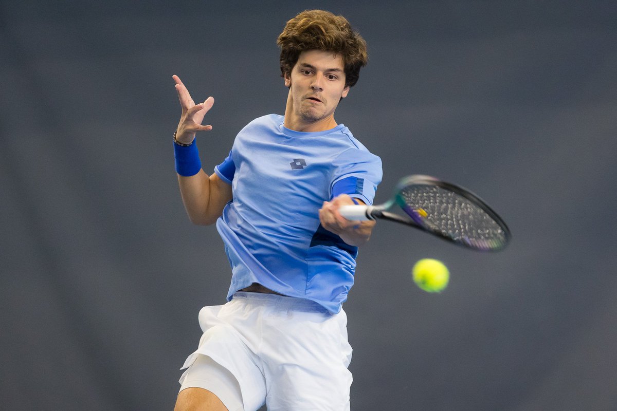 Slovakya'da düzenlenen M25 Trnava turnuvasında 🇹🇷 <a href="/SarpAgabigun/">Sarp Agabigun</a> 1 numaralı seri başı 🇨🇿 Marek Gengel'i 6-4, 2-6, 7-6 mağlup ederek 🇹🇷 <a href="/yankierel_/">Yankı Erel</a> , 🇨🇿 Hynek Barton'u 1-6, 6-4, 6-3 yenerek çeyrek yükseldi ve birbirlerine rakip oldular 💪🏻

📷 <a href="/EMPIRETennis/">EMPIRE TennisAcademy</a>