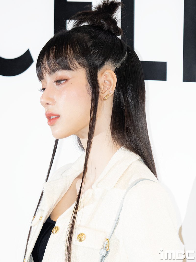DEARMYLILI_VN's tweet photo. WOWWWW

LALISA CELINE GIRL 
#LISAatCelinePopUp 
#LISAXCELINE https://t.co/64u0S3hS5Q
