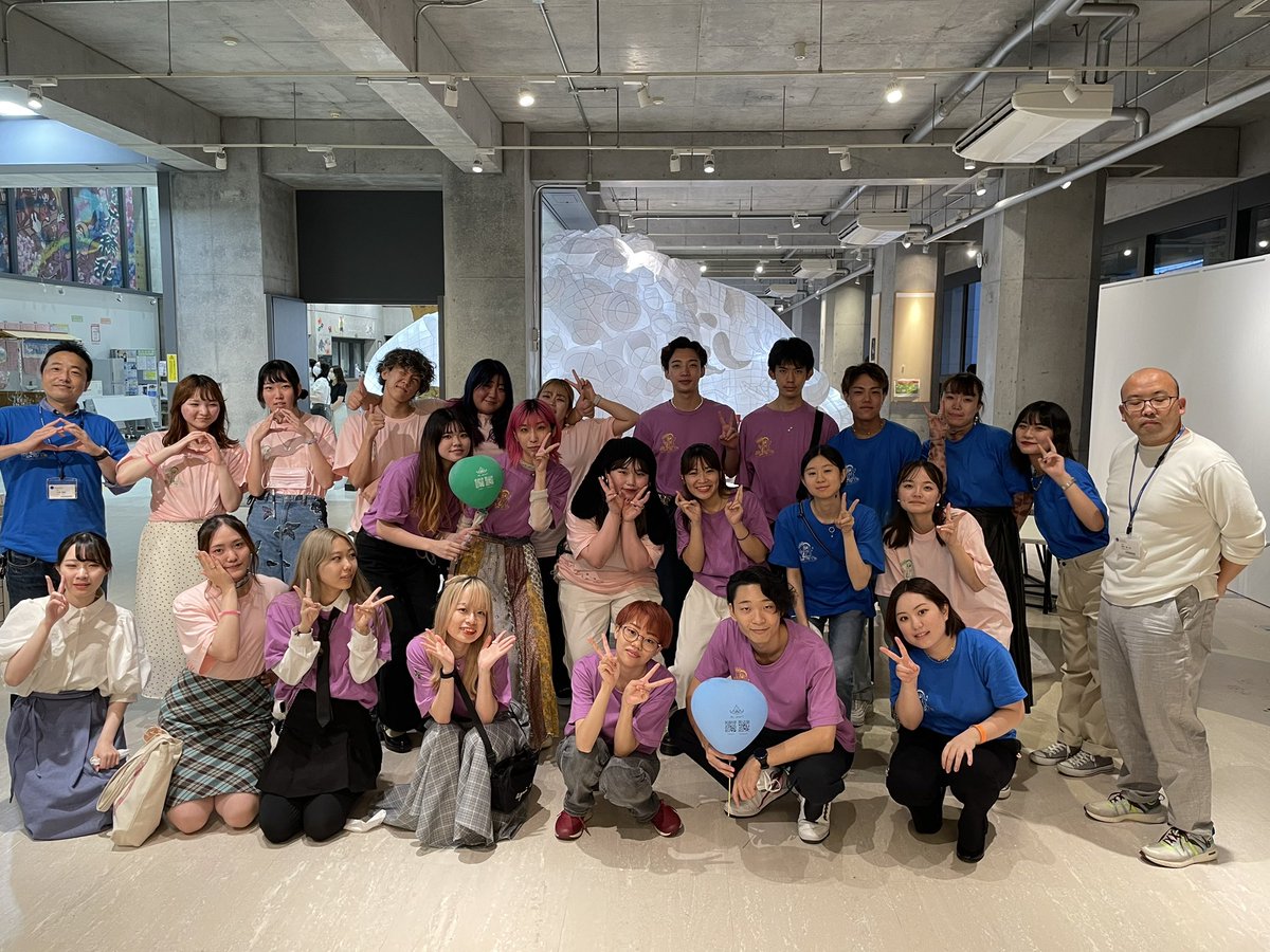 MadamaAcademy's tweet photo. ちょうどコロナ禍ぎ落ちつき始めた頃、京都芸術大学では2022年度のMs. pearlプロジェクトが始まりました。真珠の魅力を若者たちへ広めるという課題に取り組み、まずは学内に向けてブランディングを始めたのです。

https://t.co/zOjjYf6p6r…
#365pearl #MADAMA #MADAMAアカデミー https://t.co/25IrIzVm6P