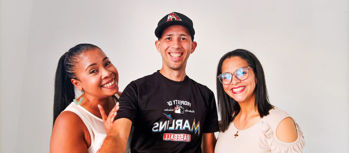 GPSRadioo's tweet photo. Una gráfica con el dúo de 2en1 Magazine y nuestro voiceman @GustavoArteaga #somosyhacemosradio #nuestramaracay #radio #mcy https://t.co/p1ViD7Ckiz